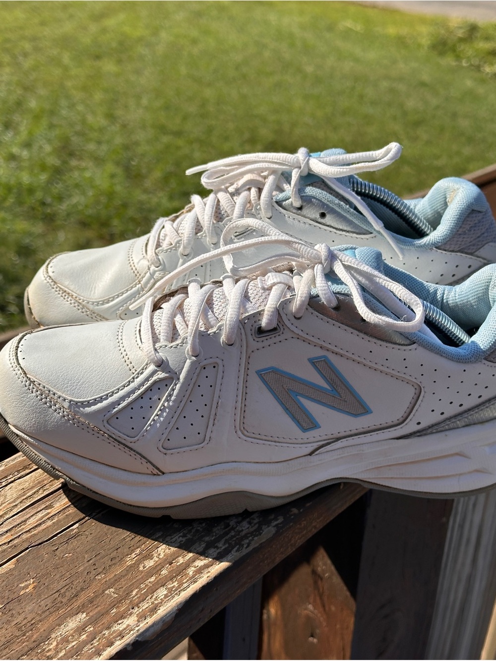 New Balance 409 Womens 9.5 Walking Shoes White Blue Silver